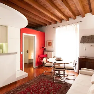 hintown-week-end-house.italymilanhotels.net/